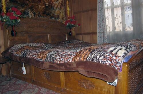 Lake Palace Houseboat, Srinagar 2